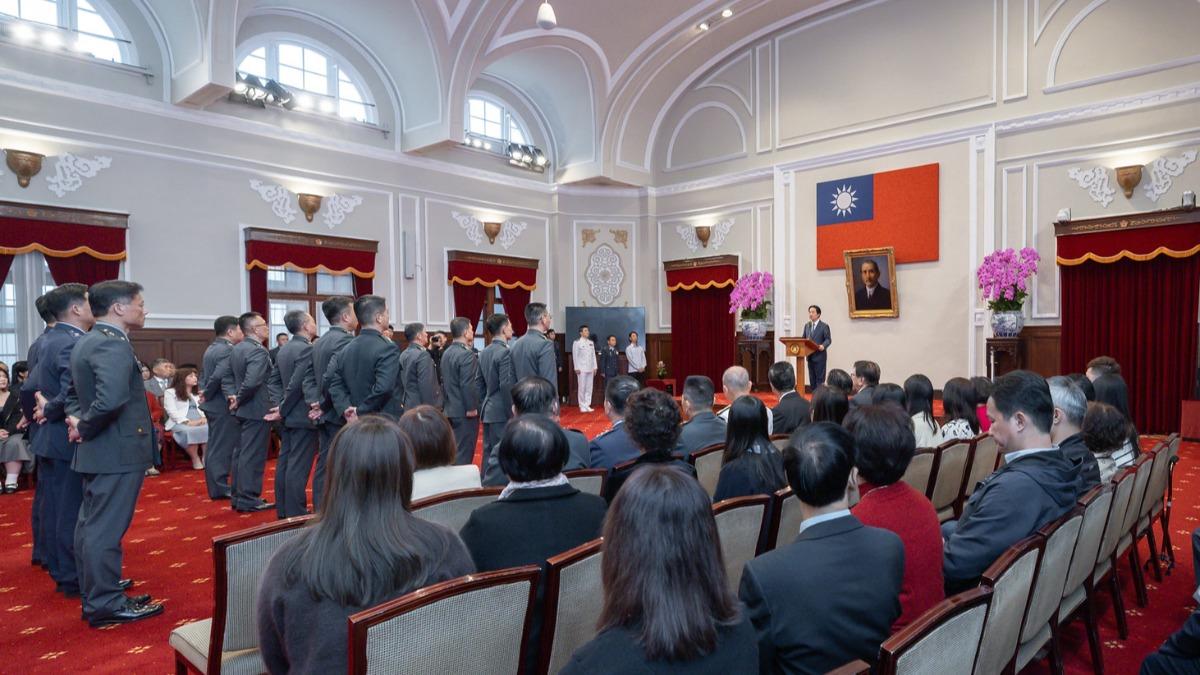 賴總統主持軍中晉升典禮。(圖/總統府提供)