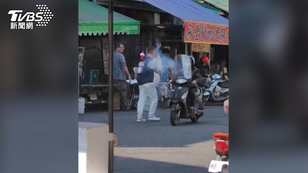 這名50多歲的陳姓男子住在附近,曾有多次不當行為。(圖/畫面翻攝 FACEBOOK 草屯人)