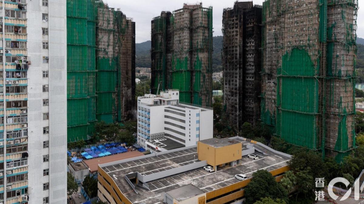 香港大火/補裝棚網工人開嗆:舊網已脆化 棚上屢見發泡膠