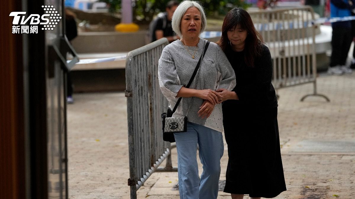 香港宏福苑大火帶給家屬無限傷痛。(圖/達志影像美聯社)