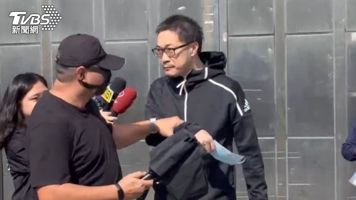 朱學恒提前出獄,肉眼可見暴瘦一大圈。(圖/TVBS)