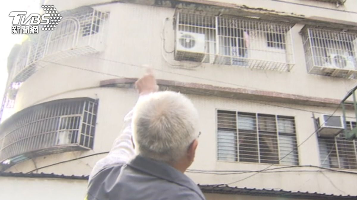 新北市三重區中興里長林深泉指出里內很多房子，都需要老宅延壽的補助。（圖／TVBS）