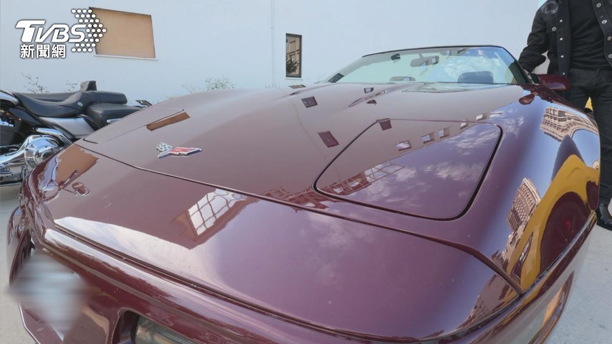 美國經典老牌，corvette c4 40周年款，而且這部車還是全台唯一有掛牌，可以合法上路的車（圖／TVBS）