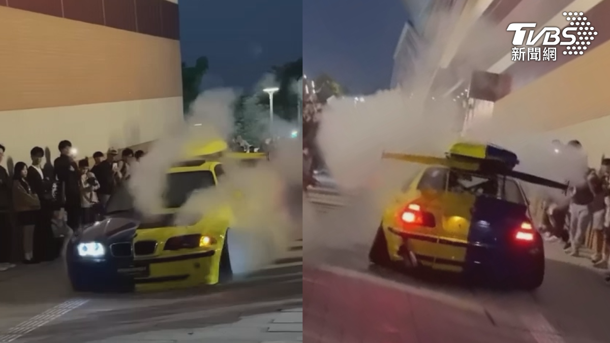 車展活動有一輛改裝車離開前，突然從引擎蓋爆裂噴出白色的煙霧，引發民眾驚呼（圖／民眾提供）