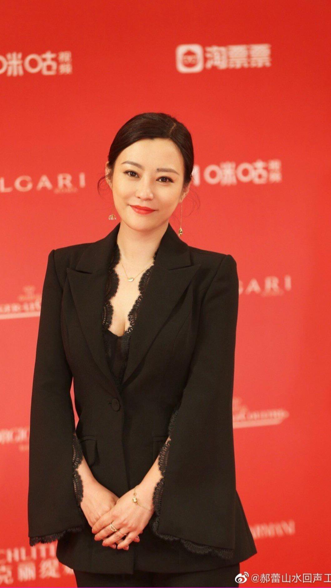 資深女星郝蕾疑似暗諷辛芷蕾,但事後澄清是烏龍。(圖/翻攝自微博)