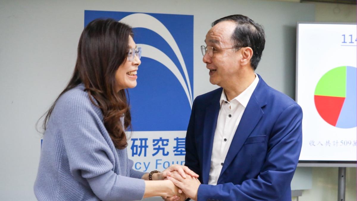 和鄭麗文別苗頭!朱立倫周五宴請藍委 軍購條例成焦點
