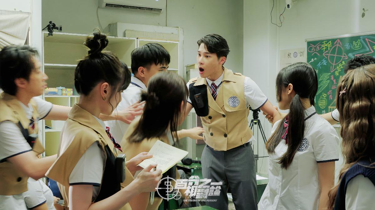 陳漢典節目爆肢體衝突!宋偉恩突爆走「怒吼女星」 場面失控攔不住