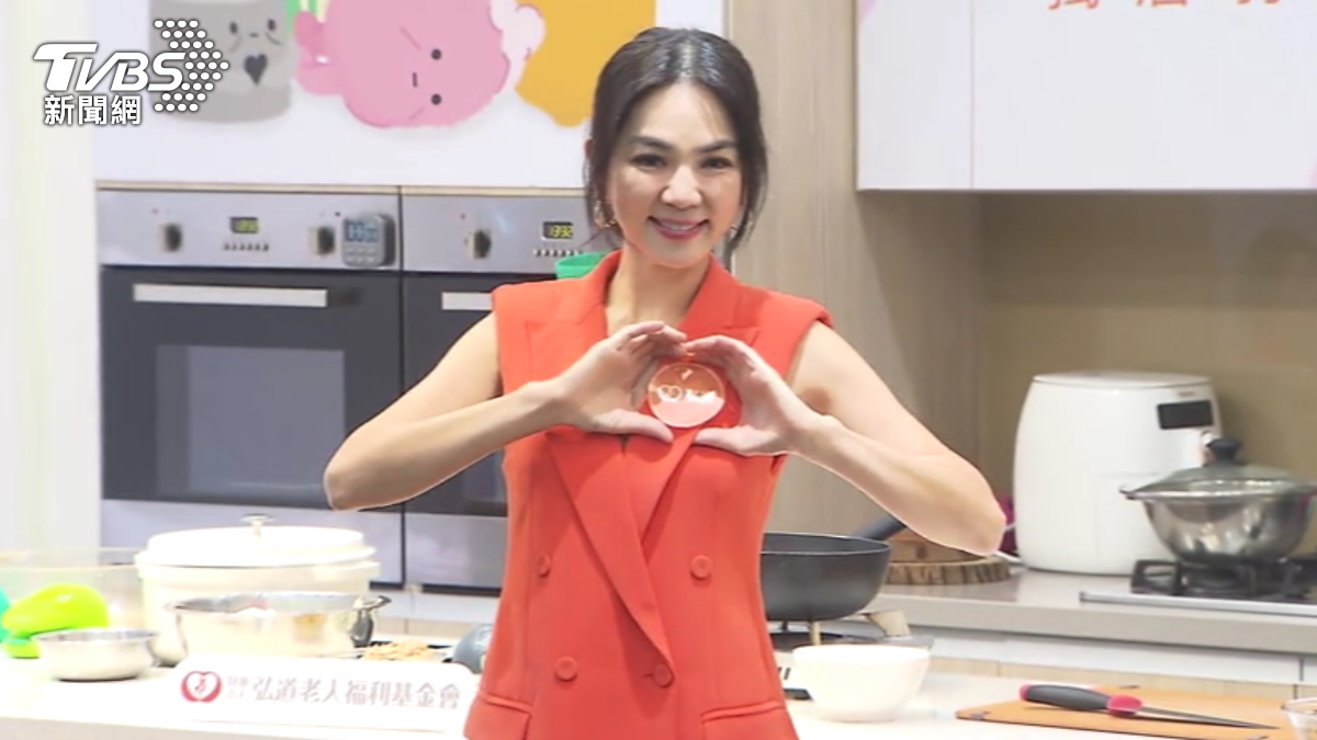 Ella久違現身台灣的活動,和大家分享自己舉辦大陸巡演的心情。(圖/TVBS)