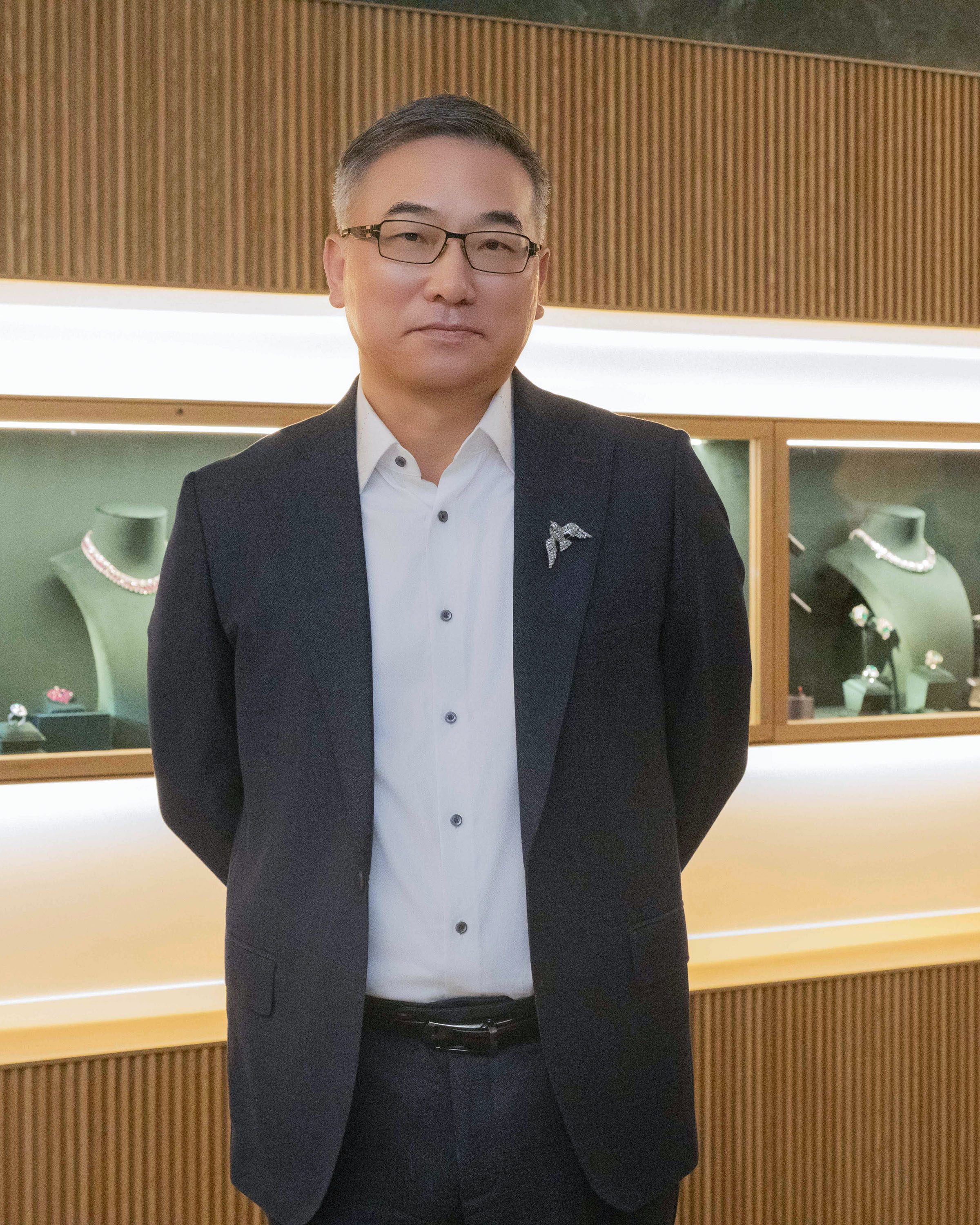 台灣珠寶設計師陳正勳(Chen)。(圖/豆葉珠寶 Redwood Jewelry提供)