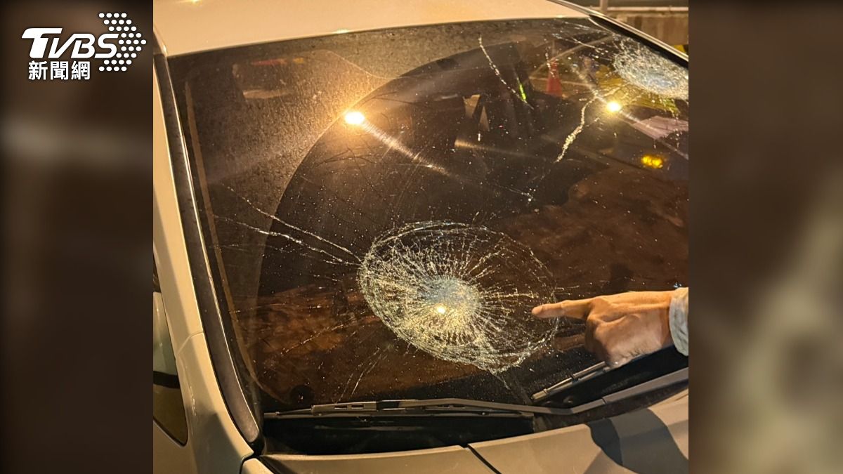 被害人車輛遭毀損。（圖／TVBS）