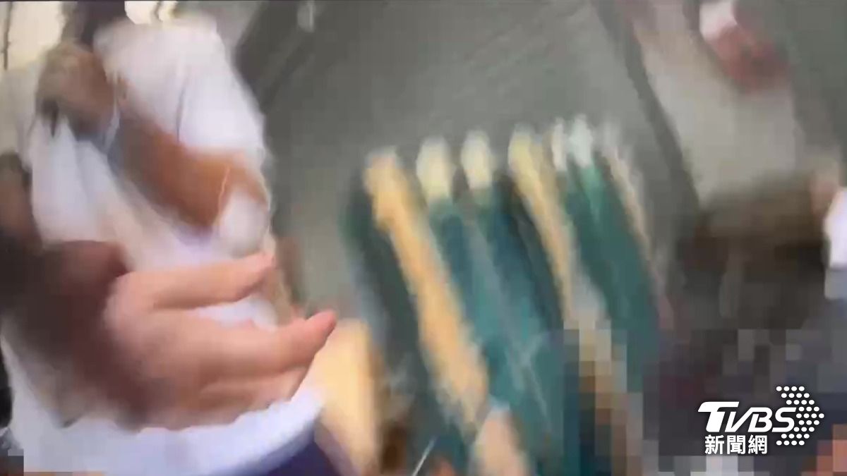 白目!北市男超商領錢被當車手 離開警所「秒抽毒煙彈」遭逮