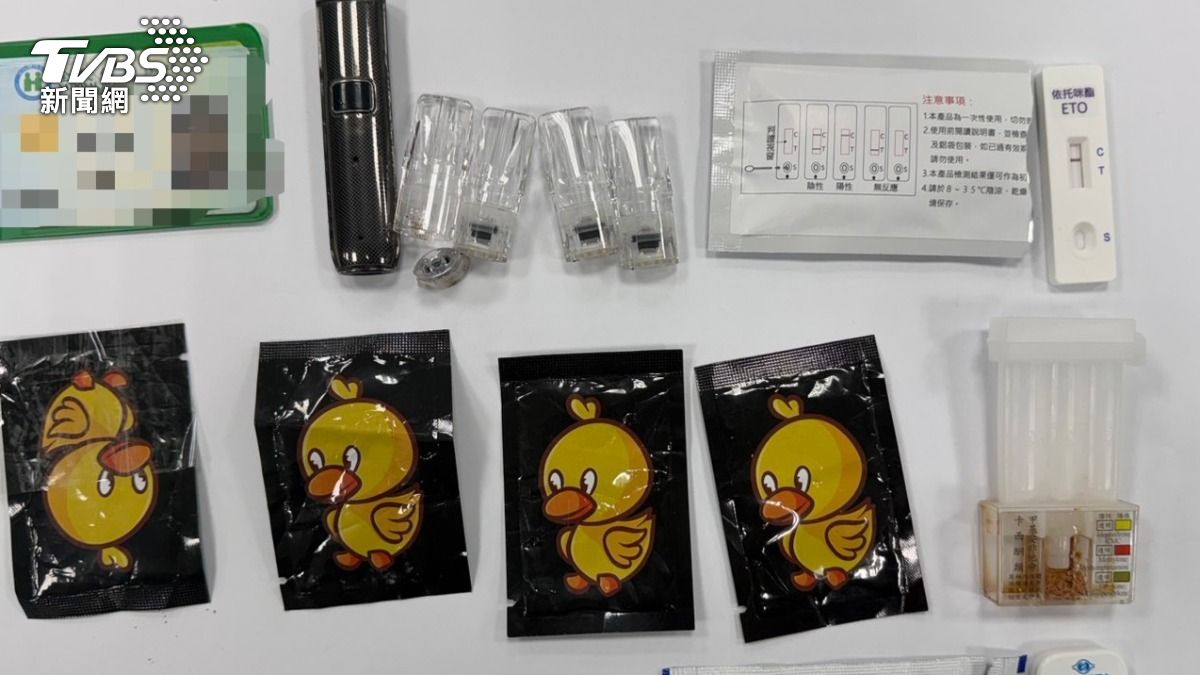 警方查扣毒品等相關證物。（圖／TVBS）