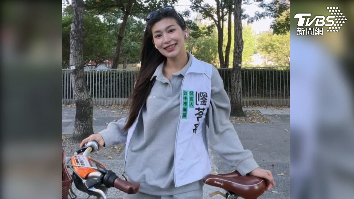 劉芩妤勤跑街頭與民眾互動。(圖/TVBS)