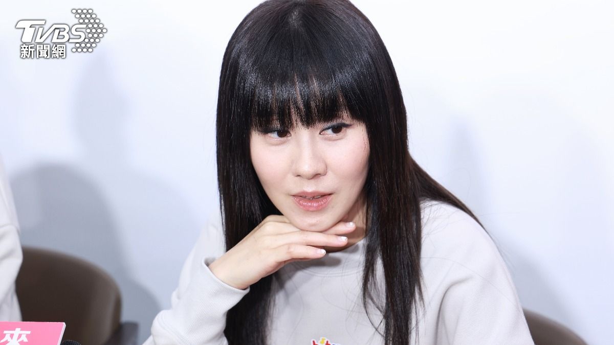 白安至今養過14隻貓,對於寵物生老病死只能努力釋懷並接受。(圖/趙世平攝)