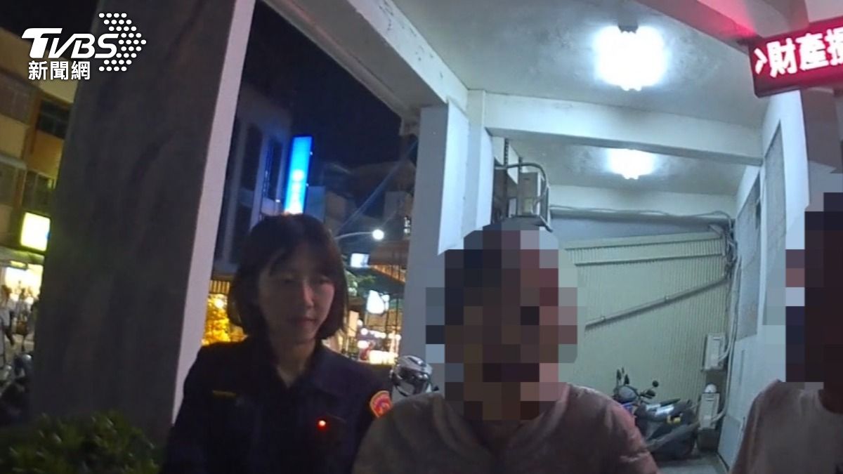 老母失智了還掛心兒不能喝酒。（圖／TVBS）