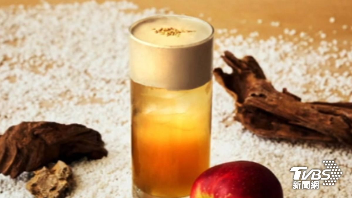 手搖「青山」主打專業青茶製作,還有獨家配料菜燕和特殊蕎麥奶蓋。(圖片來源/青山FB)