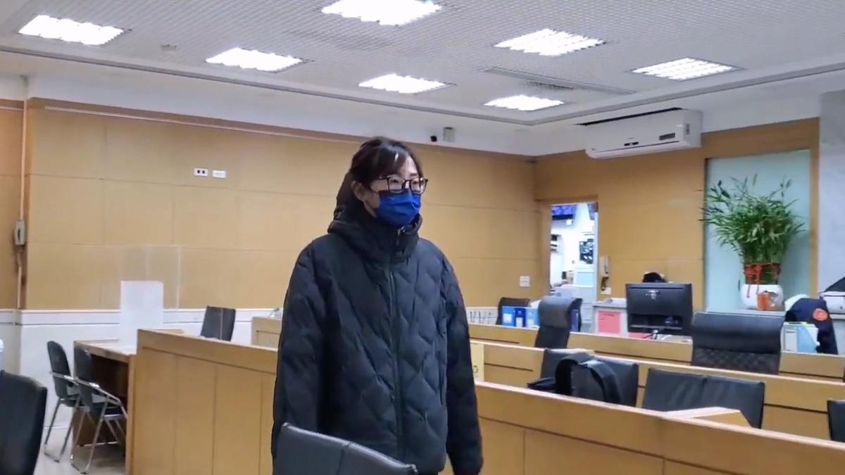 涉臺雅老董50億 羅佩雯再遭兄控騙簽借據　帶黑衣人討破億元。(圖／警方提供)