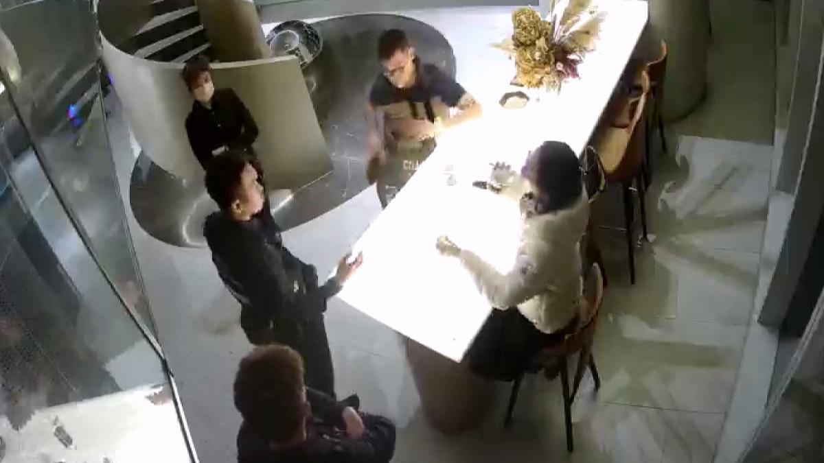詐騙女遭哥控騙簽3億借據　黑衣人上門討債。(圖／警方提供)