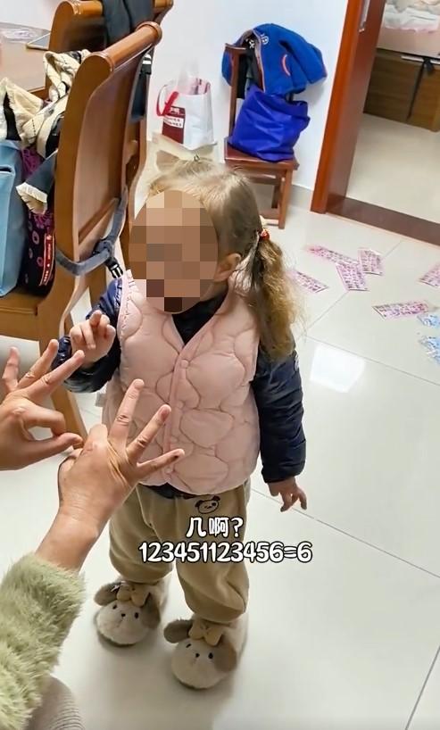 女童遺傳曾祖父俄羅斯人的基因。(圖/翻攝自微博)