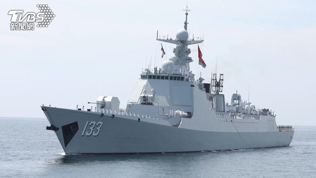 中國在東亞海域部署大量海軍艦艇、高峰期總數量一度超過100艘。(圖/達志影像路透社)