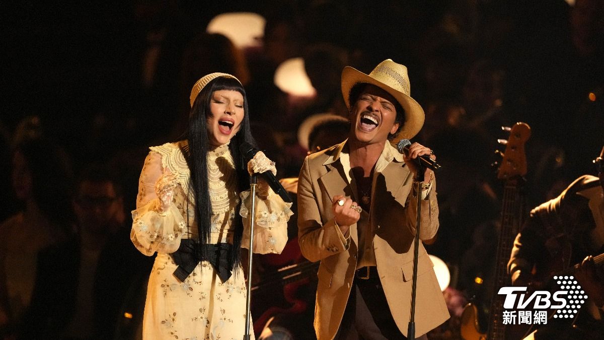Bruno Mars今年分別與Lady Gaga和Rosé合作的2首歌都上榜。(圖/達志影像美聯社)