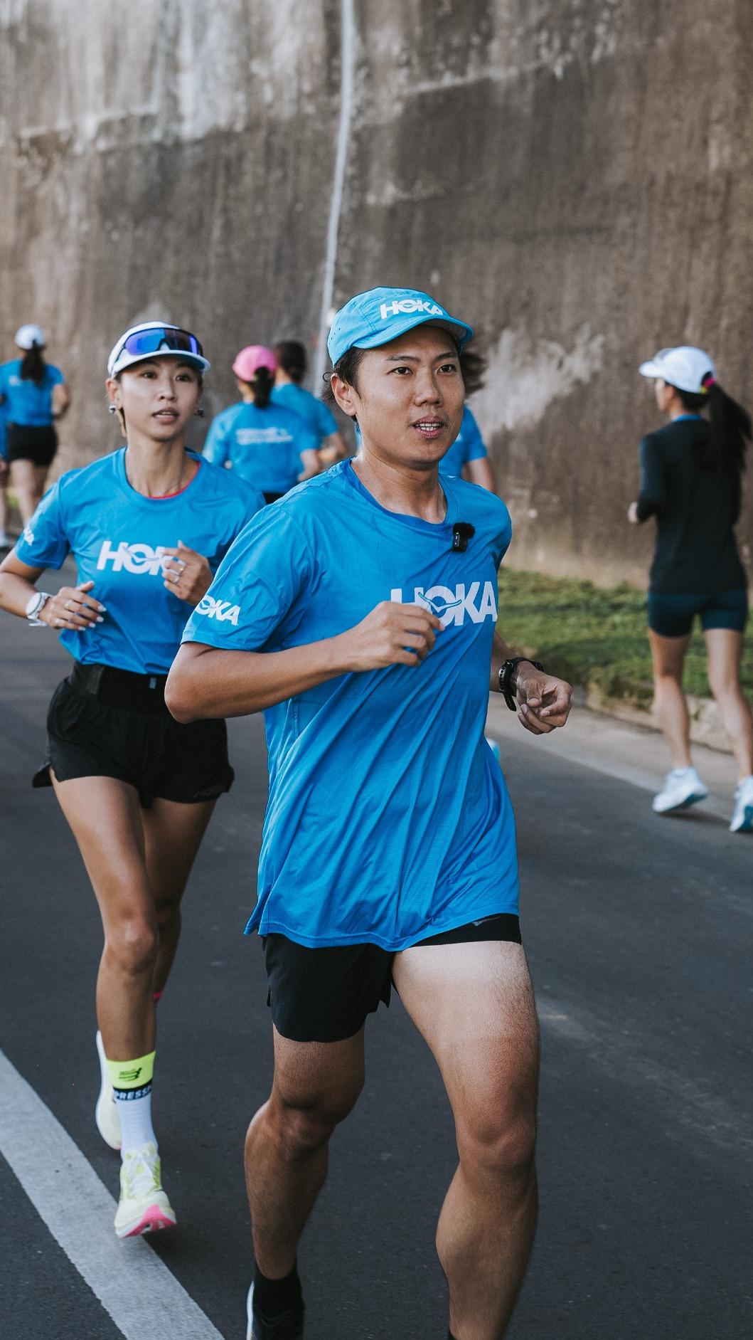 洋蔥盼望能在2小時內完成21K賽事。（圖／HOKA提供）