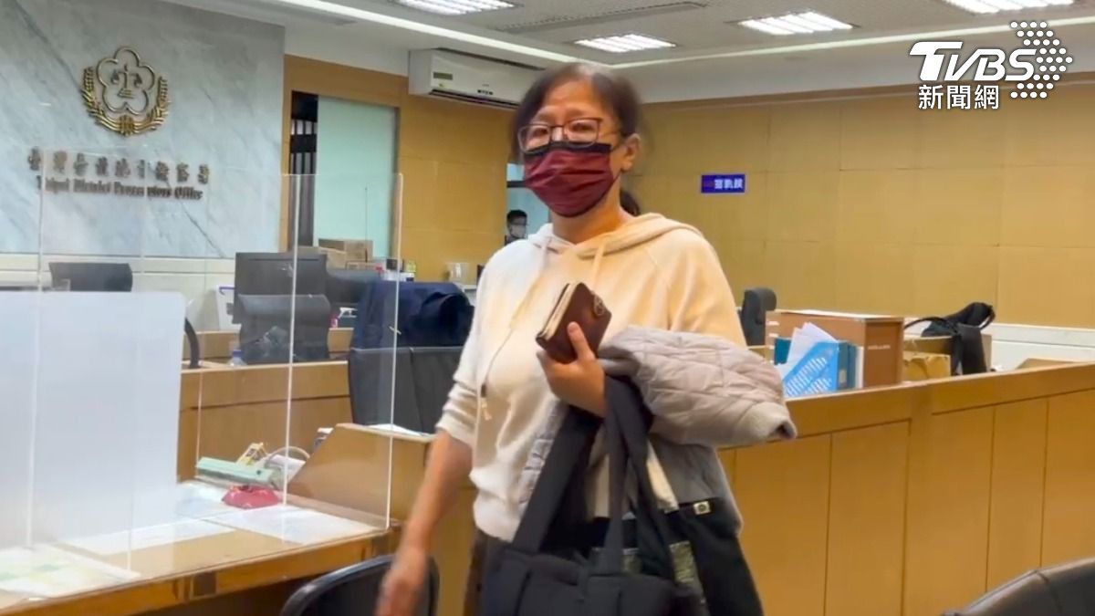 旅行社業者李美娟以30萬元交保。（圖／TVBS）