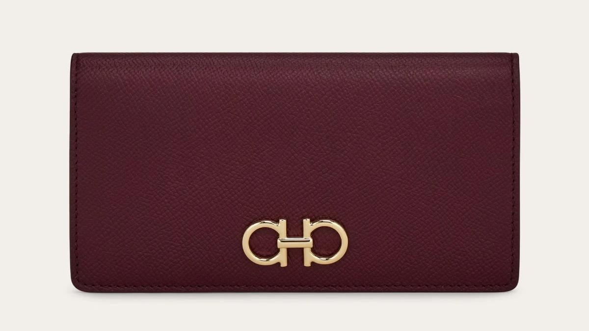 FERRAGAMO Gancini continental wallet,US.550。(圖/FERRAGAMO提供)