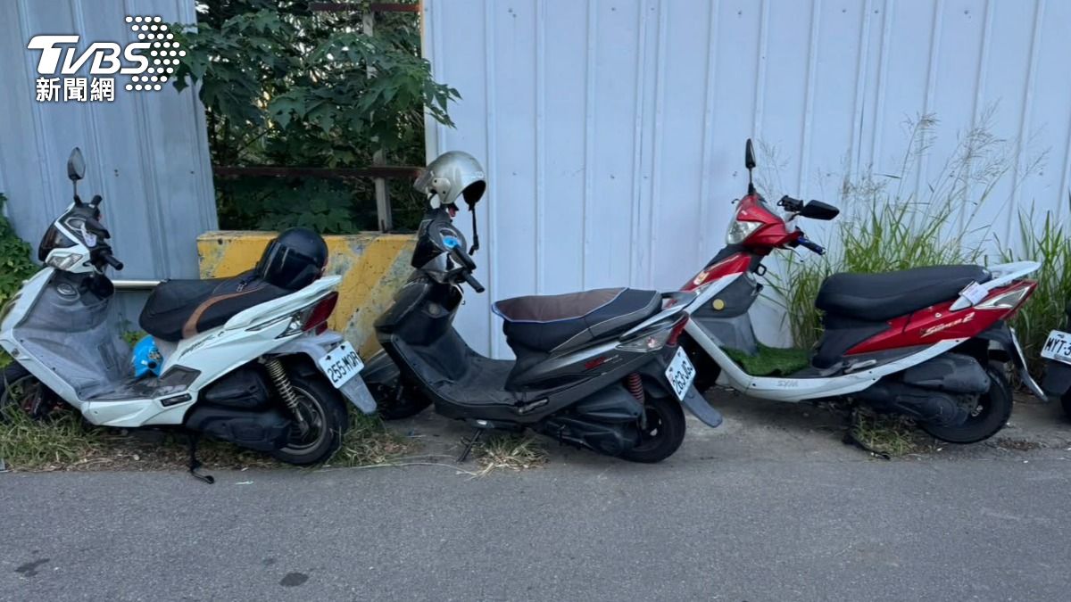 機車族遭控亂停車!竹市新莊火車站旁亂象 警方出動取締開罰