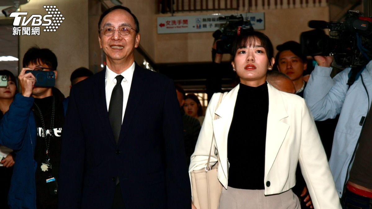 國民黨前主席朱立倫號召支持者包圍北檢,北檢今(5)日傳喚朱立倫、前發言人楊智伃說明。(圖/華子琛攝)