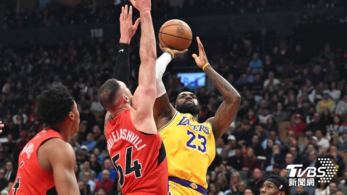 NBA/湖人對暴龍詹皇僅得8分中斷紀錄 里夫斯44分轟炸仍領勝