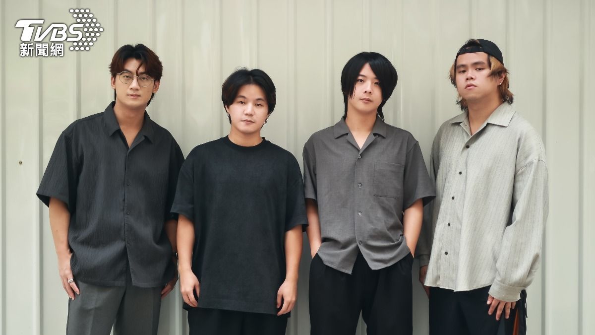 嘉恩(左起)、方文、浩澤以及廷曜其實高中就認識。(圖/趙世平攝)