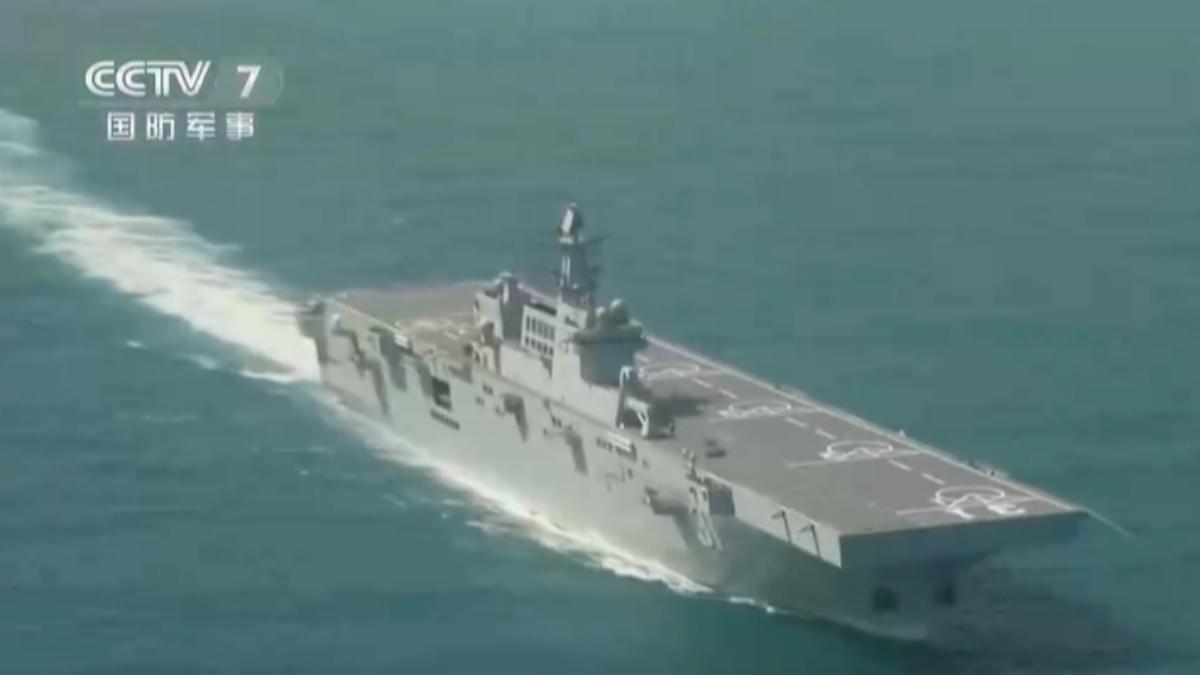 外媒路透社報導,中國海軍艦隊大量集結在東亞海域,一度超過上百艘,規模空前。(圖/大陸央視)