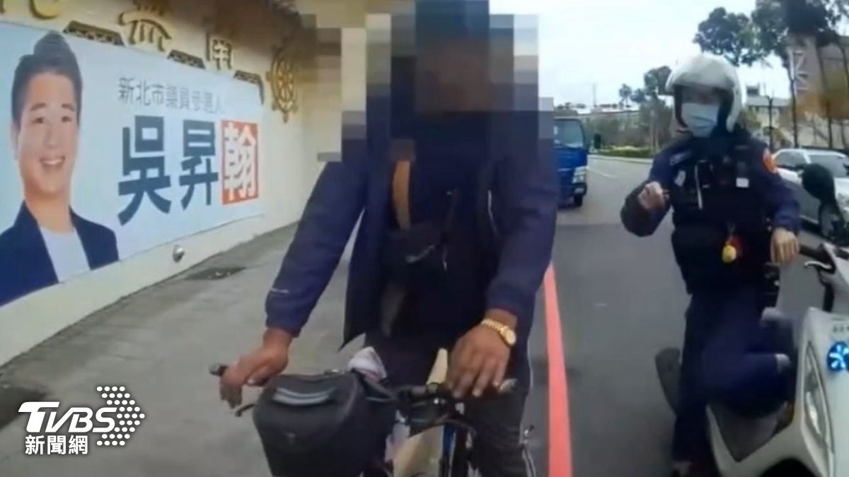 新北毒蟲騎車吃午餐「險撞所長」還搜出安毒 餓肚子被逮