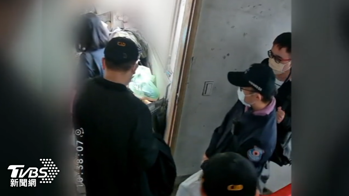從今年八月開始動保處就有到游姓女子租屋處訪視。(圖/民眾提供)