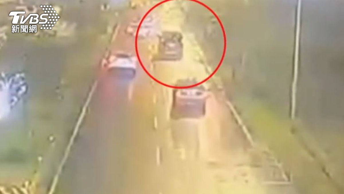 肇事九人座廂型車。(圖/TVBS)
