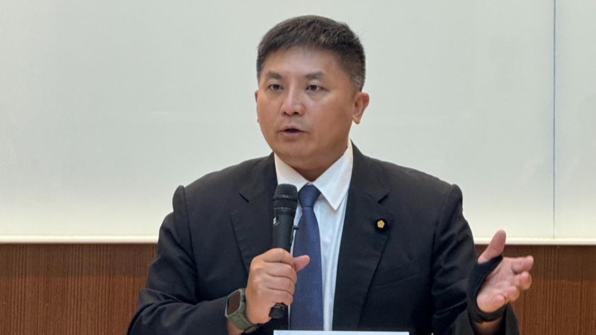 國民黨立委吳宗憲批蕭美琴專門到宜蘭輔選李國璋才導致意外。(圖/翻攝自吳宗憲臉書)