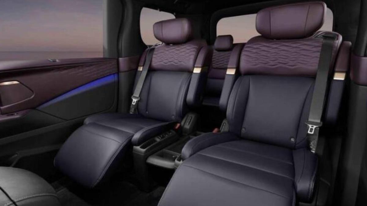 Nissan或許會比照Toyota的策略,未來推出更豪華的旗艦車型,像是四人座版本。(圖/Nissan提供)