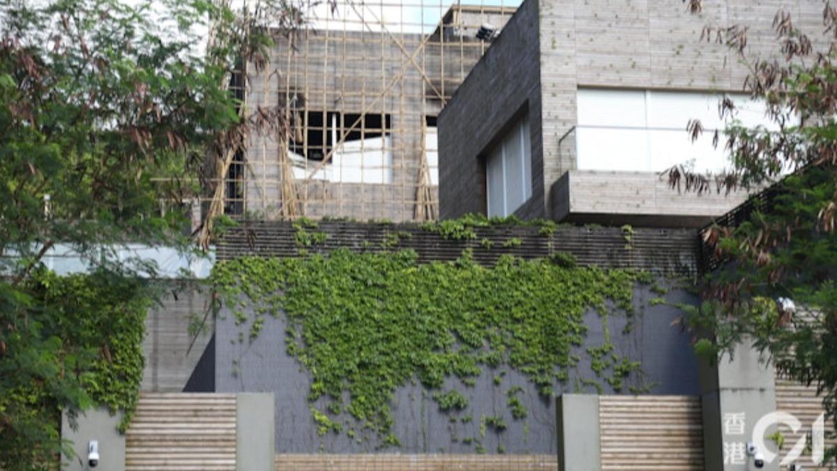 林青霞豪宅曾發生火災。(圖/香港01)