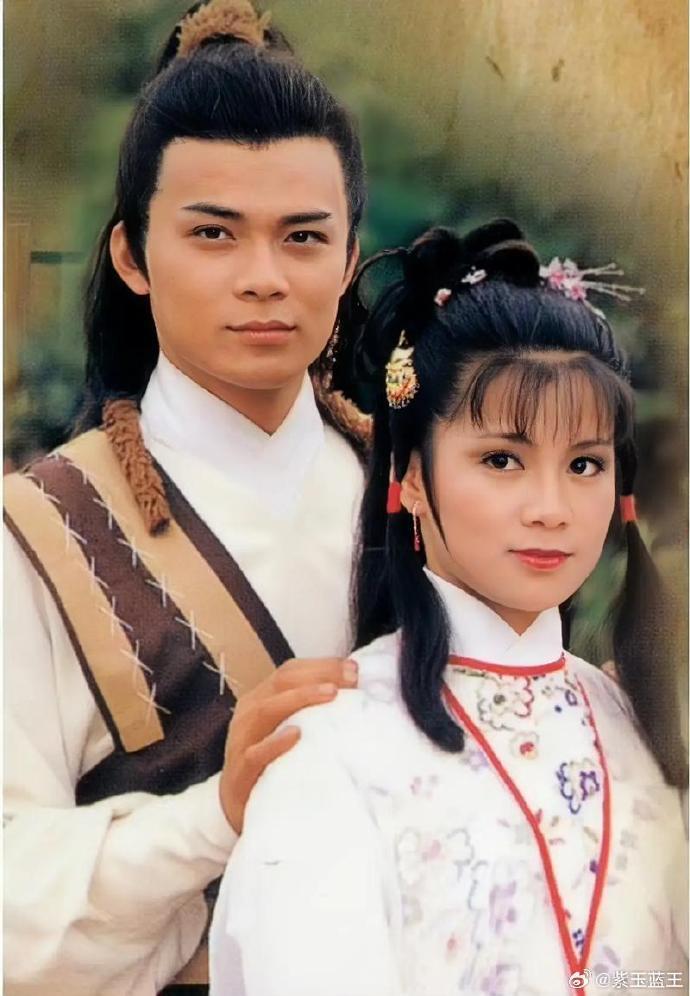 黃日華、翁美玲飾演的1983年版《射雕英雄傳》「郭靖」、「黃蓉」創下收視奇蹟。(圖/翻攝自微博)