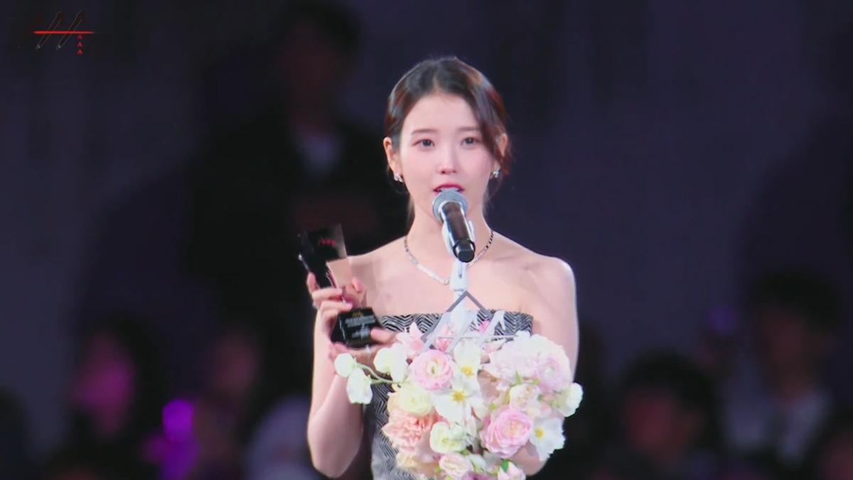 IU。(圖/LINE)