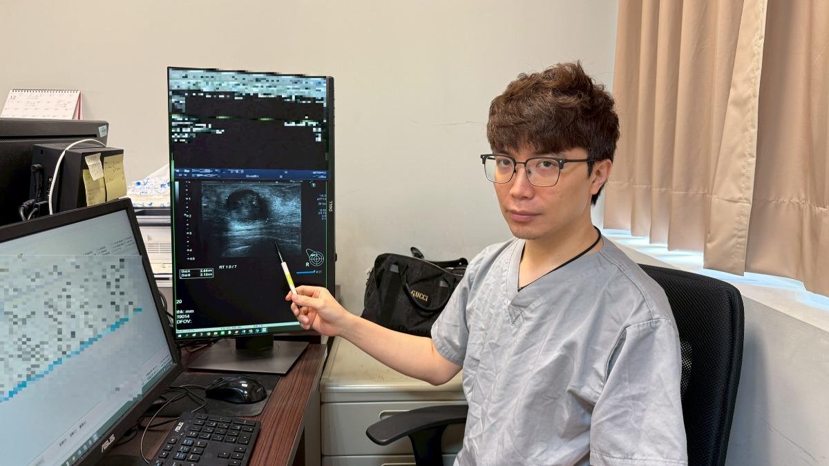 李育嘉透過乳房超音波檢查，發現廖婦腫瘤已長到3公分，切片確診為乳癌中的浸潤性乳管癌。（圖／長安醫院提供）