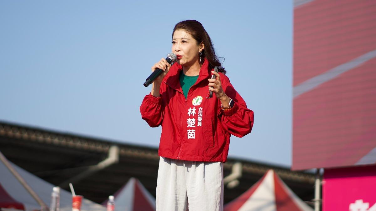 民進黨彰化縣長初選戰競爭激烈,擬參選人、綠委陳素月今(7)日舉行「團結彰化 大誓師」造勢活動,綠委林楚茵站台。(圖/陳素月辦公室提供)