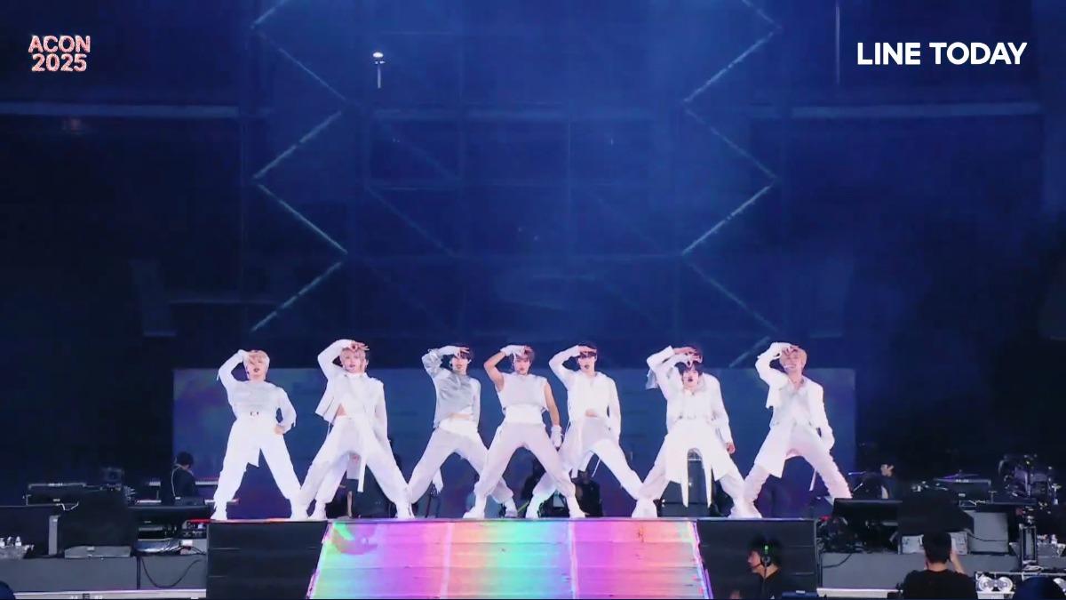 AAA/CRAVITY撩粉「台上找老婆」 李伊庚深情告白融化全場
