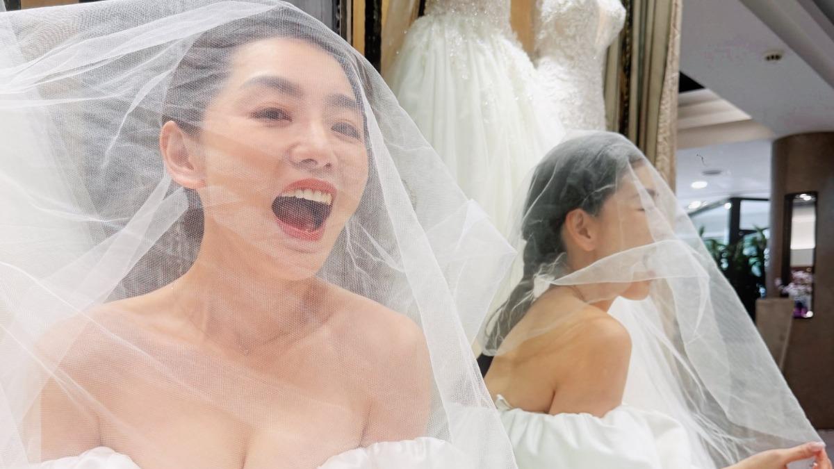 戎祥遺孀「守寡12年」不忍了 無預警披婚紗:女人都有的衝動