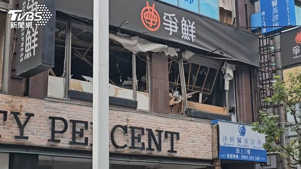 隔壁的爭鮮壽司也被波及。(圖/施協源攝)