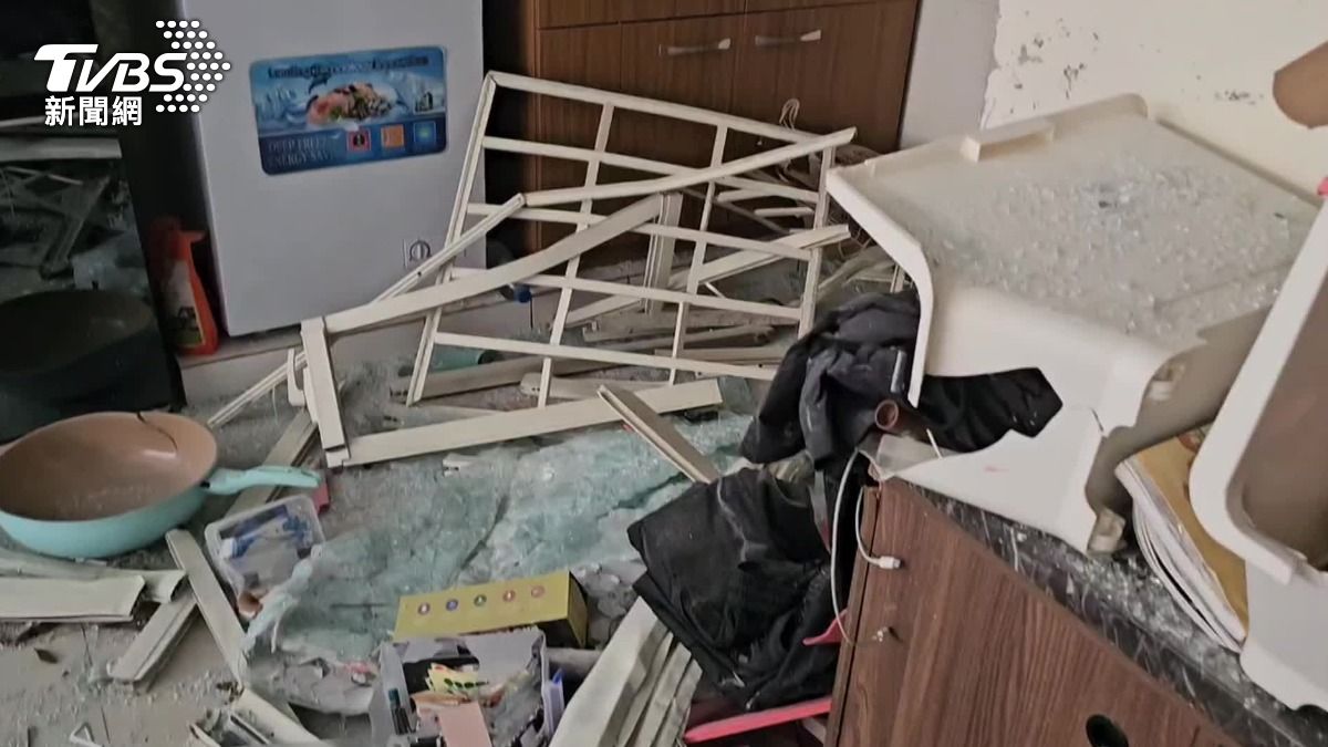 府中商圈氣爆，對面住戶被波及。（圖／TVBS）