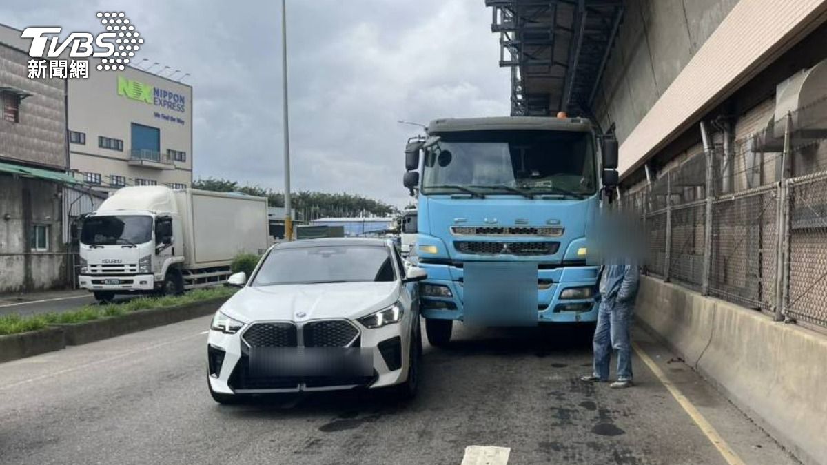 事故後續再發生車禍,南青路嚴重回堵。(圖/TVBS)