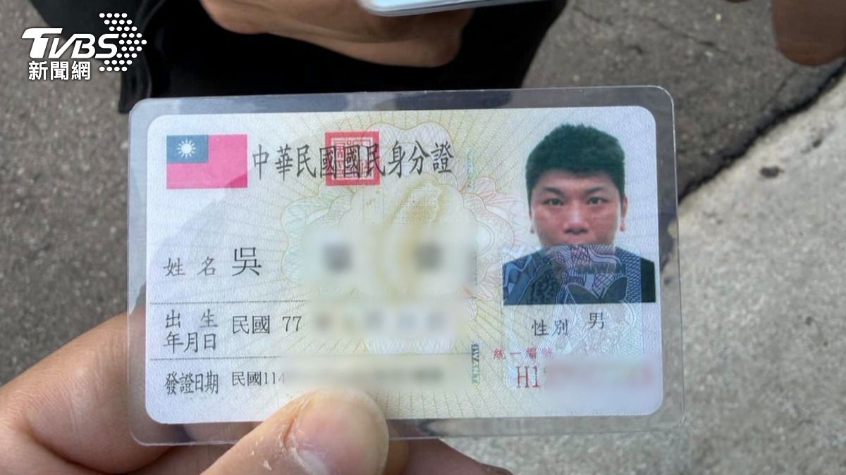 特徵是身材壯碩，每次作案都戴著迷彩口罩，背黑灰格紋斜背包，手上虎口處有一個刺青。(圖／TVBS)