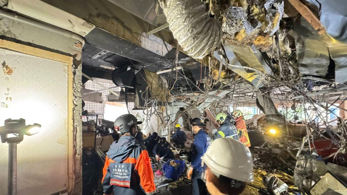 內部慘況曝光!板橋定食8「炸成廢墟」 專家:將檢查是否影響抗震